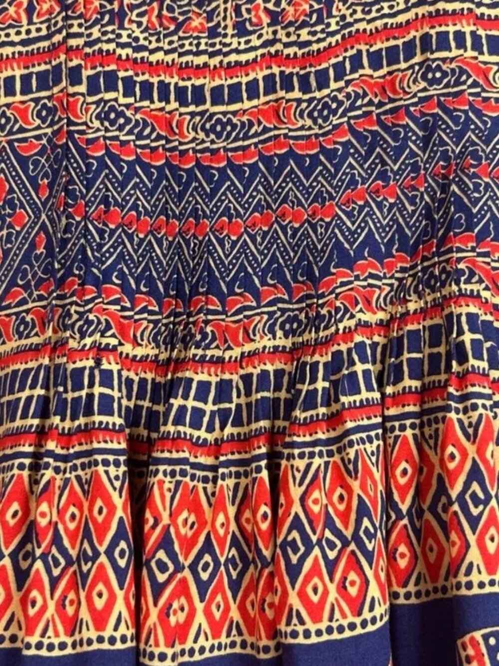 ANTHRO Vanessa Virginia Tribal Elephant Print Blouse Boho Split Neck Size 4 - Picture 6 of 10